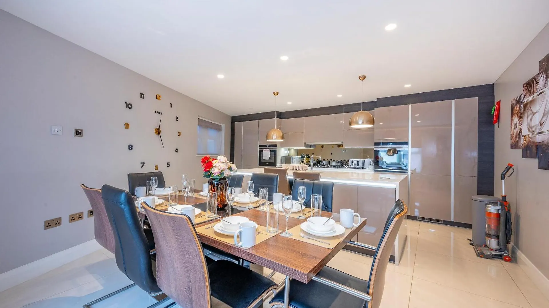 Homestay *Rb7C* For Your Most Relaxed & Cosy Stay + Free Parking + Free Fast Wifi * Batley United Kingdom