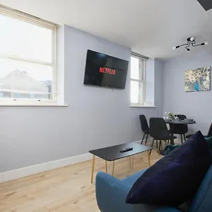 Duplex Yorkshire Penthouse - Parking Apartment